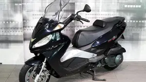 Malaguti Madison 400 4T  (6)