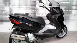 Malaguti Madison 400 4T  (7)