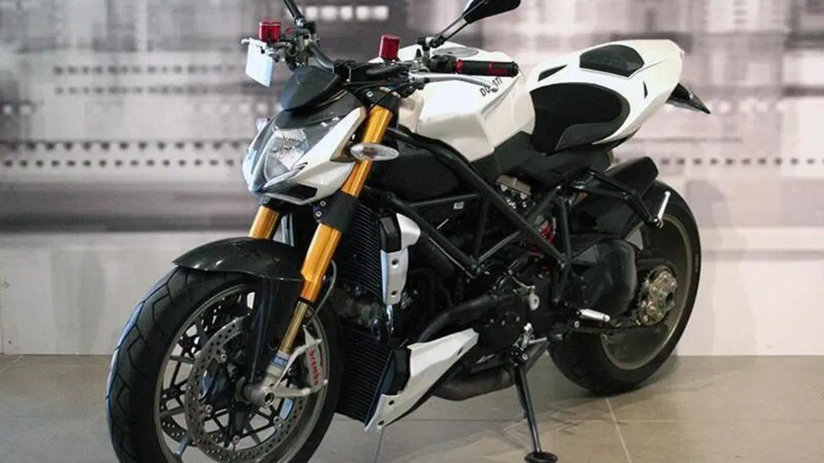 Ducati Streetfighter (2009 - 12)  (6)