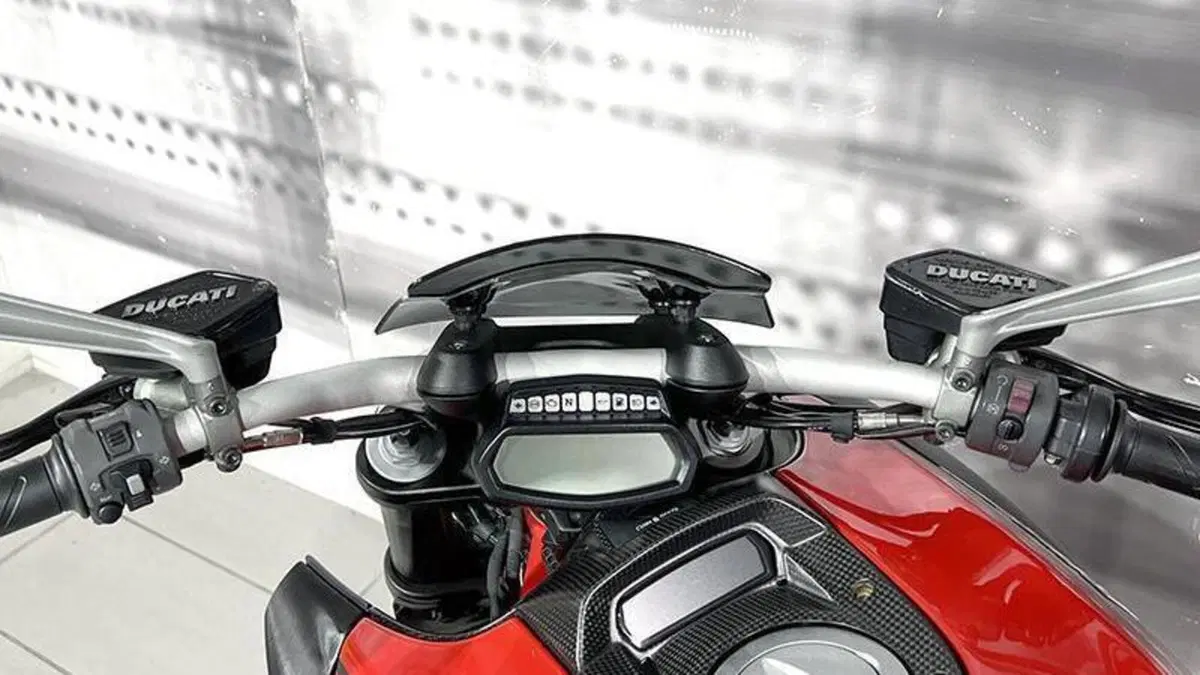 Ducati Diavel 1200 (2010 - 13)  (6)