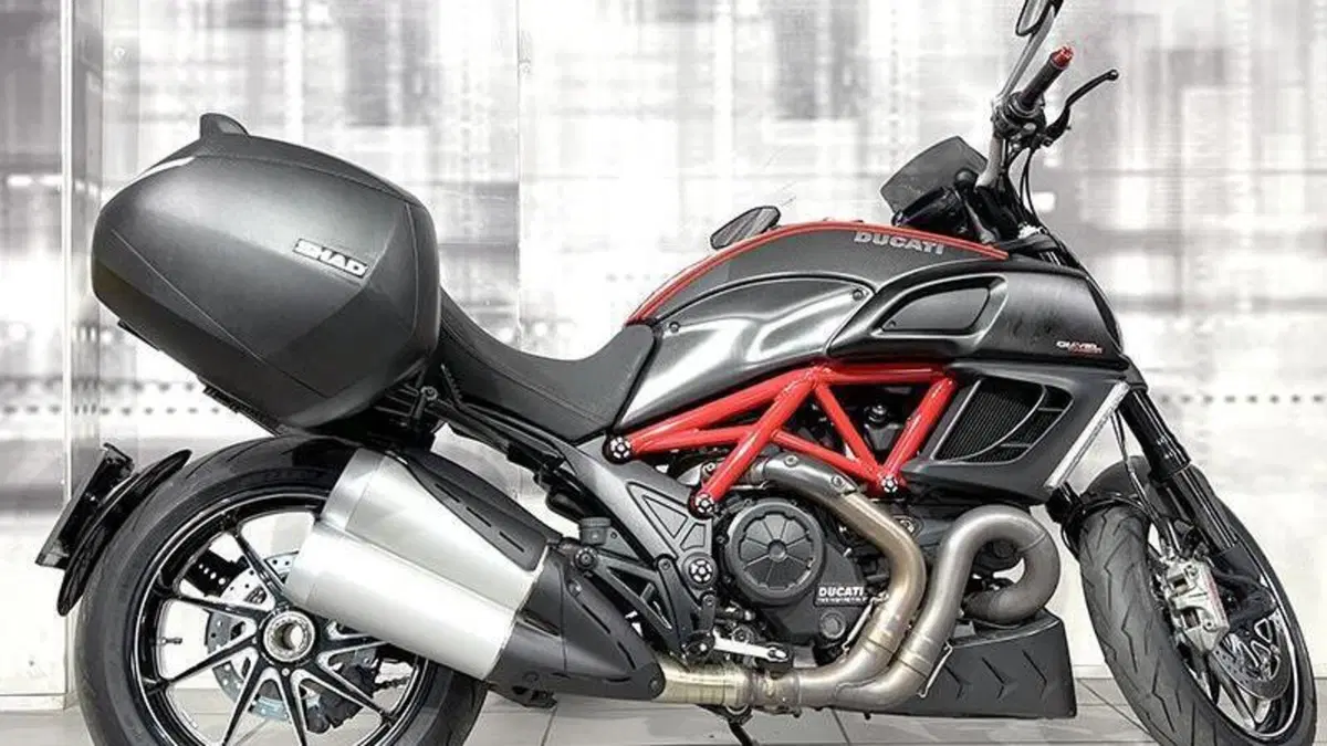 Ducati Diavel 1200 (2010 - 13)  (8)