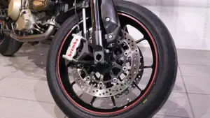 Ducati Hypermotard 1100 EVO SP (2010 - 12)  (9)