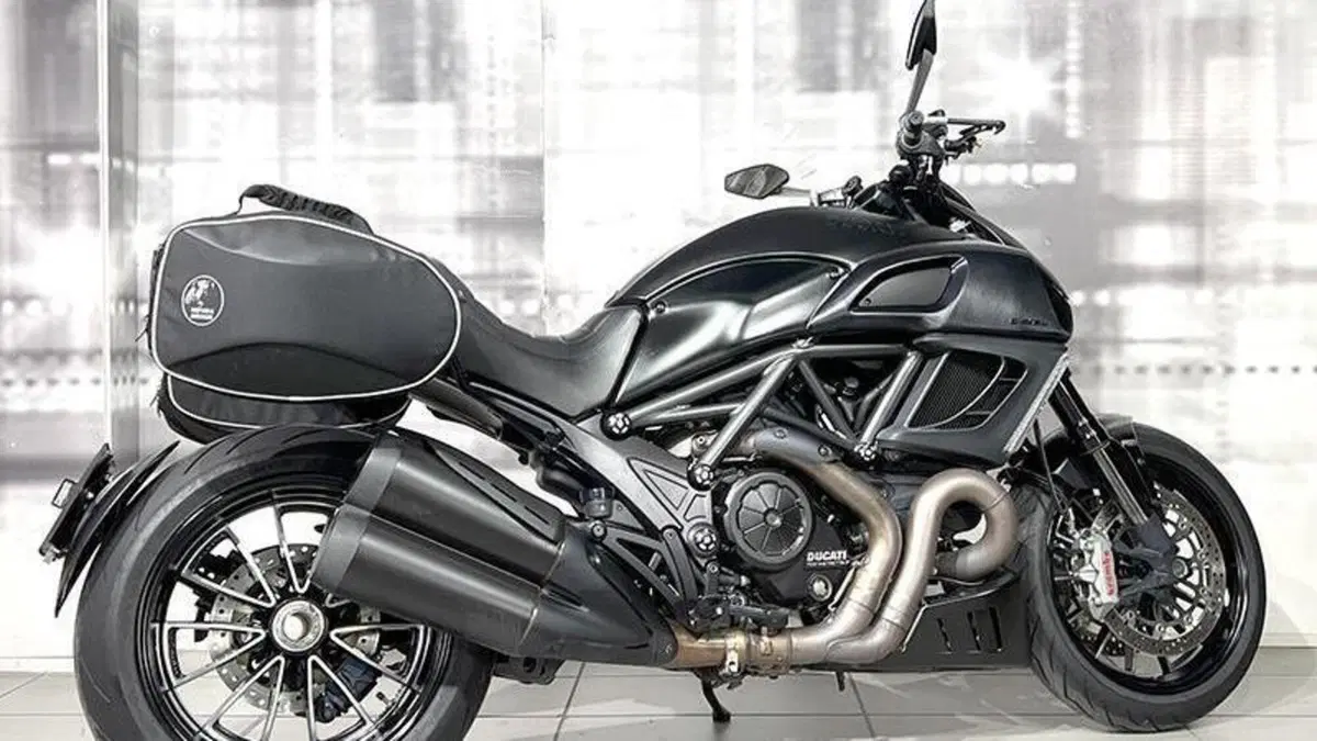 Ducati Diavel 1200 (2010 - 13)  (8)