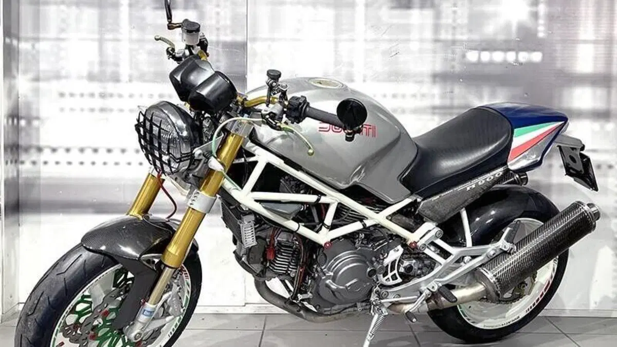 Ducati Monster 900 City (1998 - 02)  (7)