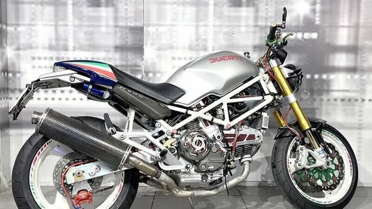 Ducati Monster 900 City (1998 - 02)  (8)