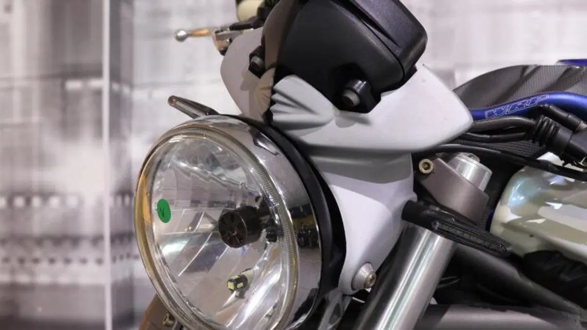 Cagiva Raptor 650 (2001 - 04)  (9)