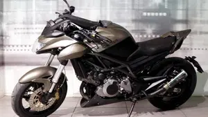Cagiva V-Raptor 1000 (2000 - 05)  (6)