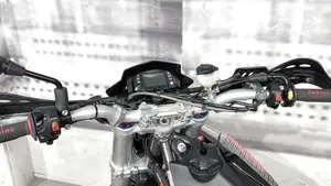 Aprilia SXV 550 (2006 - 07)  (6)