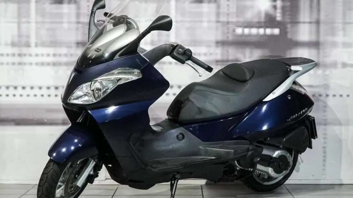 Aprilia Atlantic 400  (7)