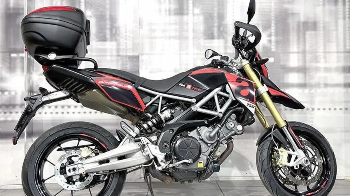 Aprilia Dorsoduro 750 (2009 - 14)  (8)
