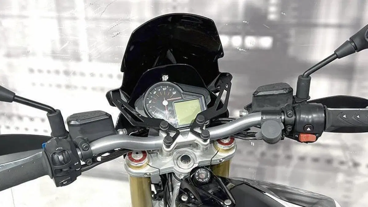 Aprilia Dorsoduro 750 (2009 - 14)  (6)