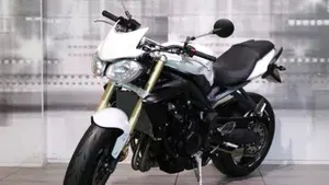 Triumph Street Triple ABS (2013 - 17)  (7)