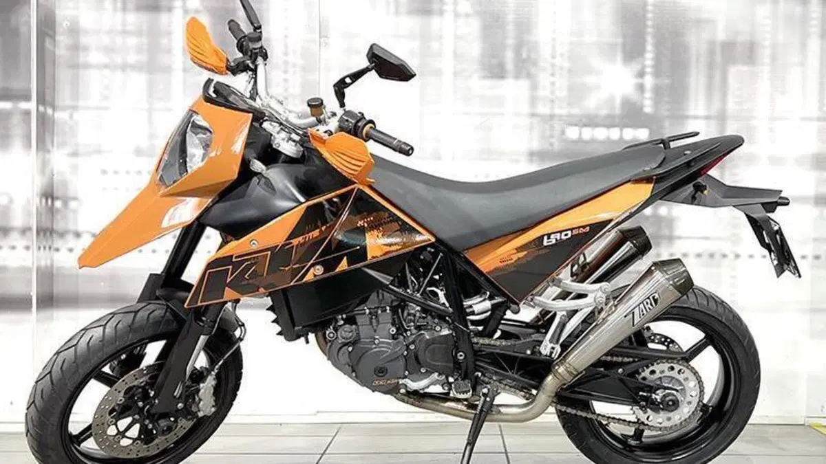 KTM 690 Supermoto  (6)