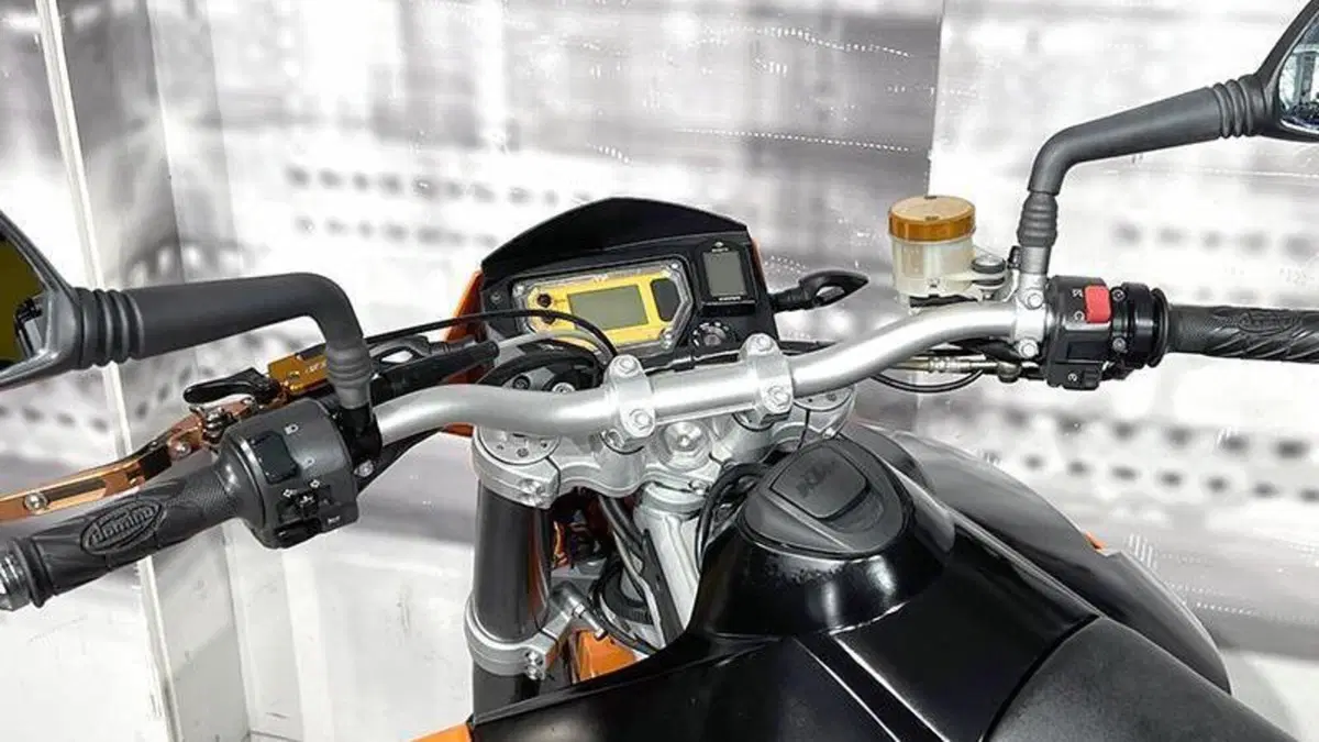 KTM 950 Supermoto (2006 - 08)  (6)