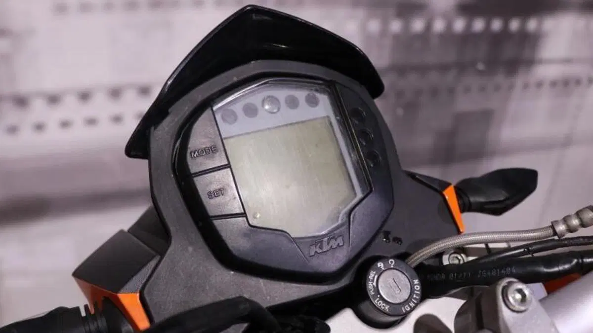 KTM 125 Duke  (6)