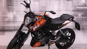KTM 125 Duke  (7)