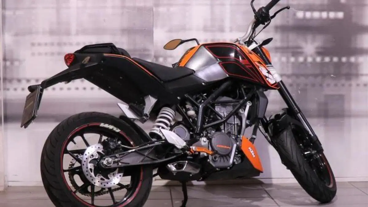 KTM 125 Duke  (8)
