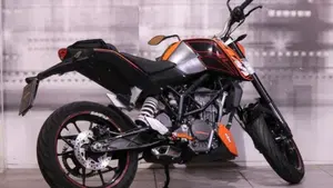 KTM 125 Duke  (8)