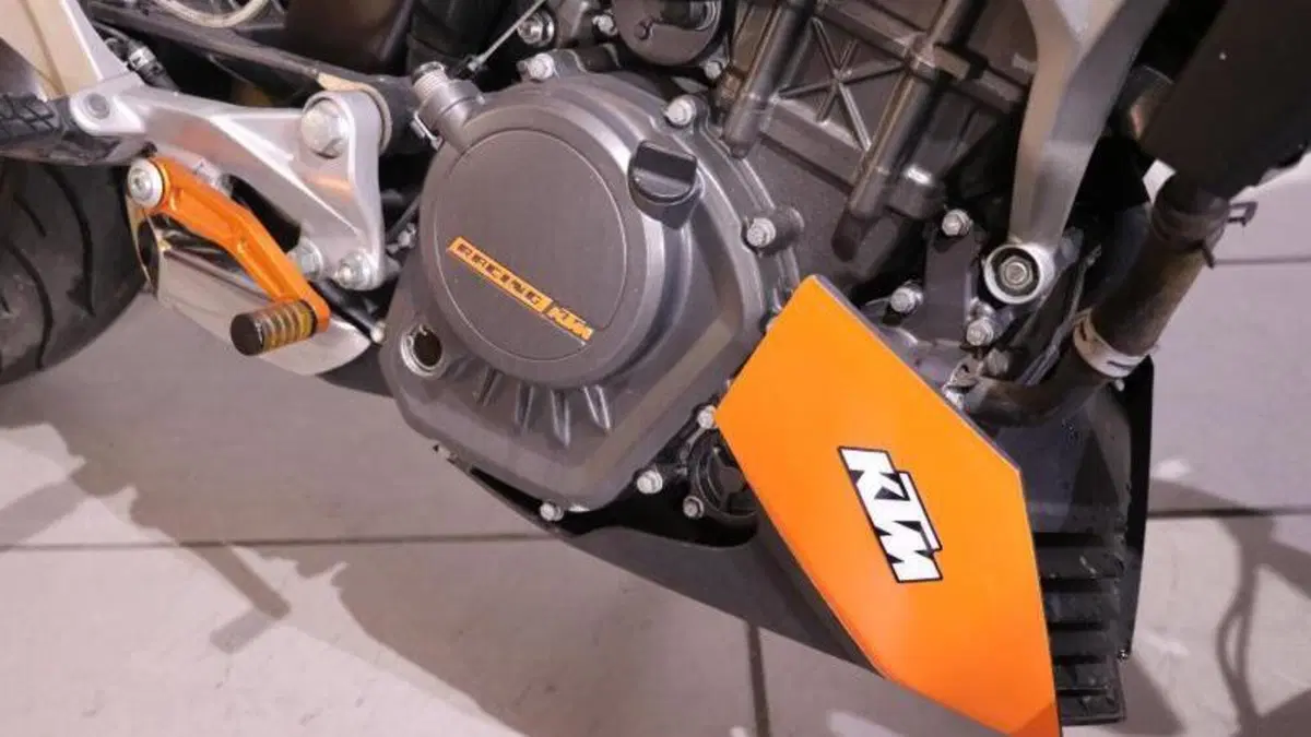 KTM 125 Duke  (9)