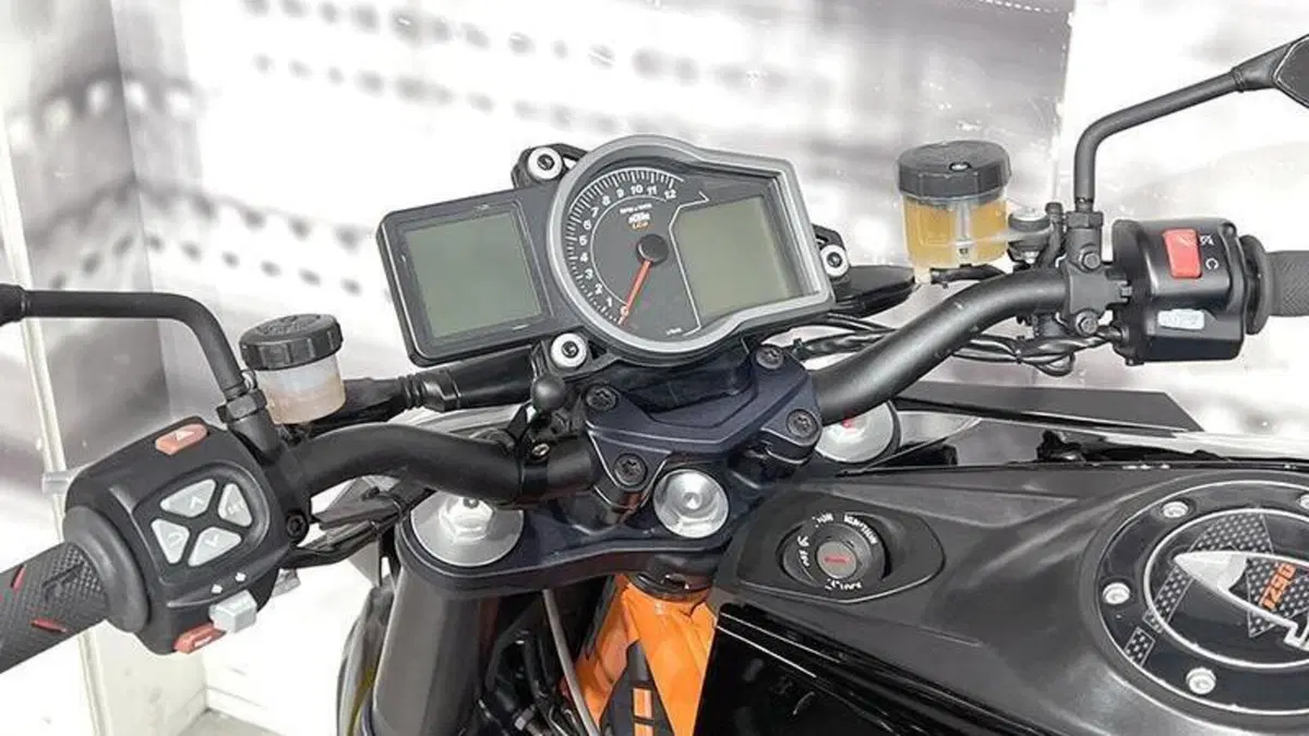 KTM 1290 Super Duke R ABS (2014 - 16)  (6)