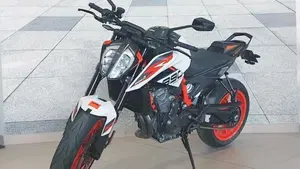 KTM 890 Duke R (2020)  (6)