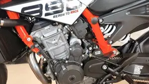 KTM 890 Duke R (2020)  (7)