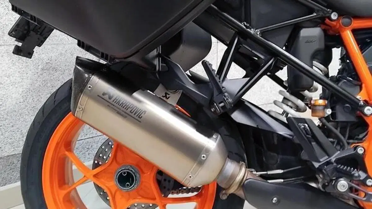 KTM 1290 Super Duke GT (2021)  (8)