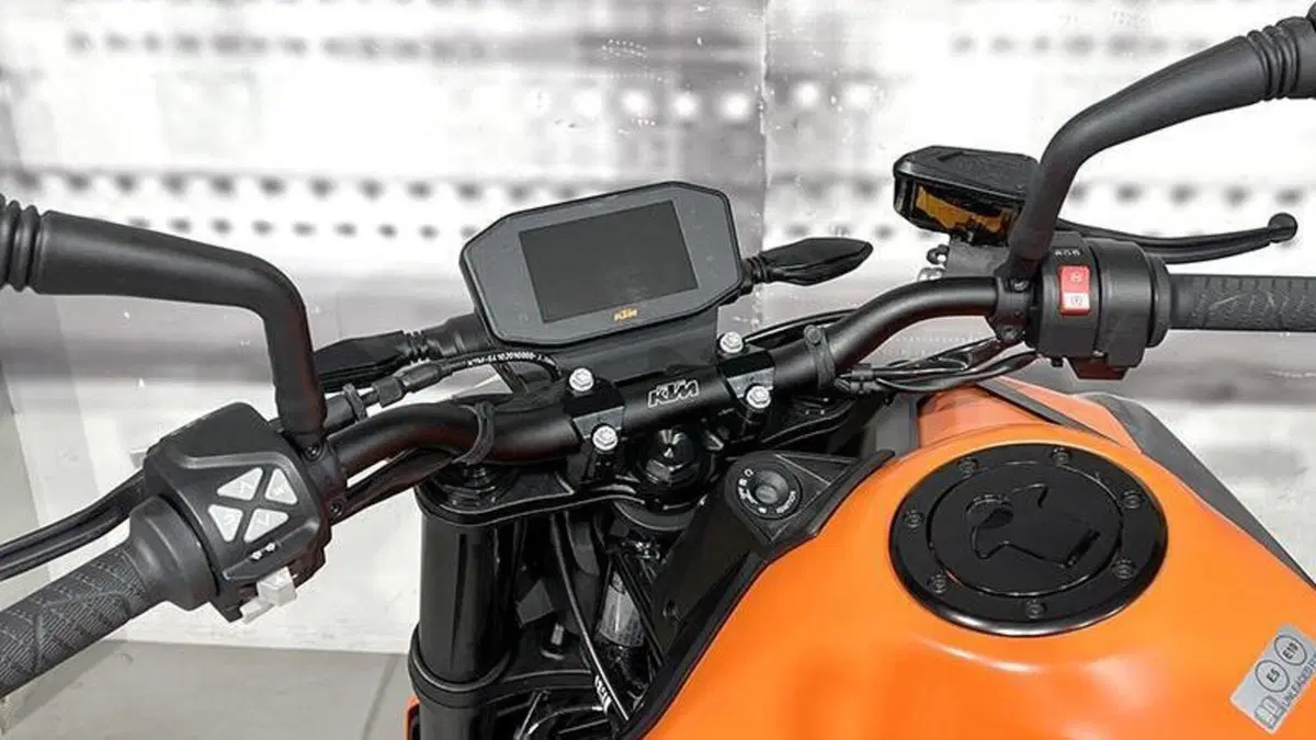 KTM 890 Duke (2021 - 23)  (6)
