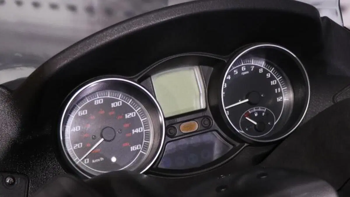 Piaggio MP3 250 i.e.  (6)