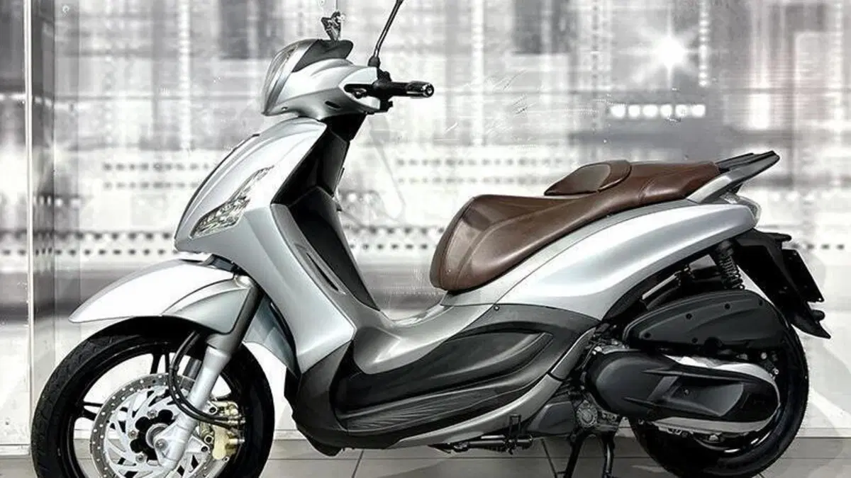 Piaggio Beverly 350 SportTouring ie (2011 - 15)  (7)