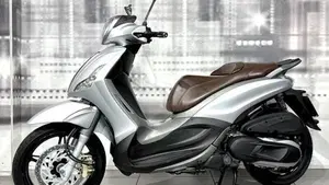 Piaggio Beverly 350 SportTouring ie (2011 - 15)  (7)