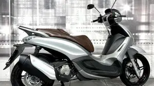 Piaggio Beverly 350 SportTouring ie (2011 - 15)  (8)