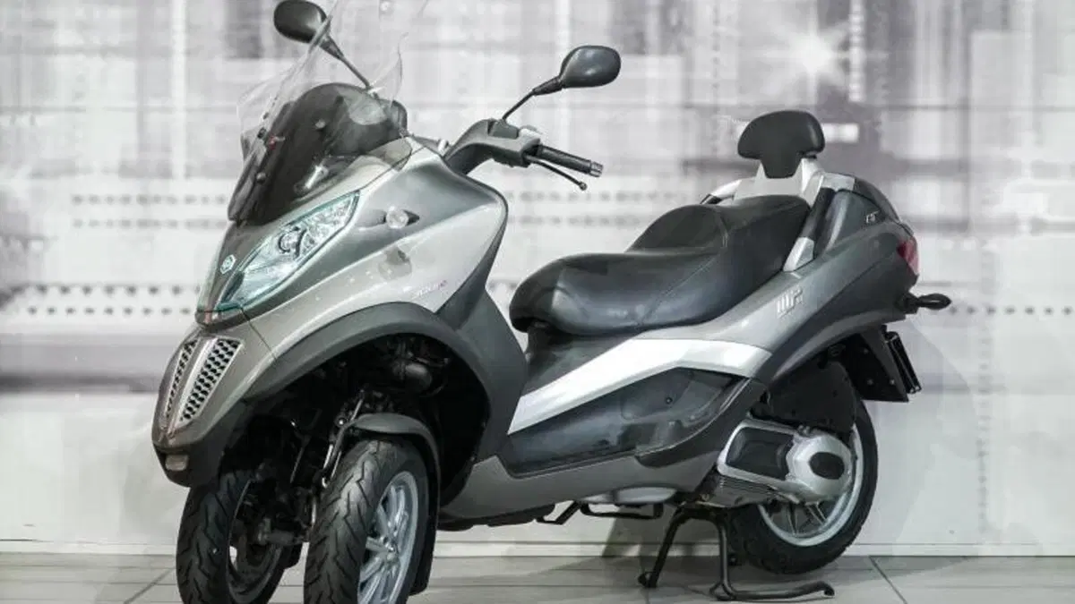 Piaggio MP3 LT 300  (7)