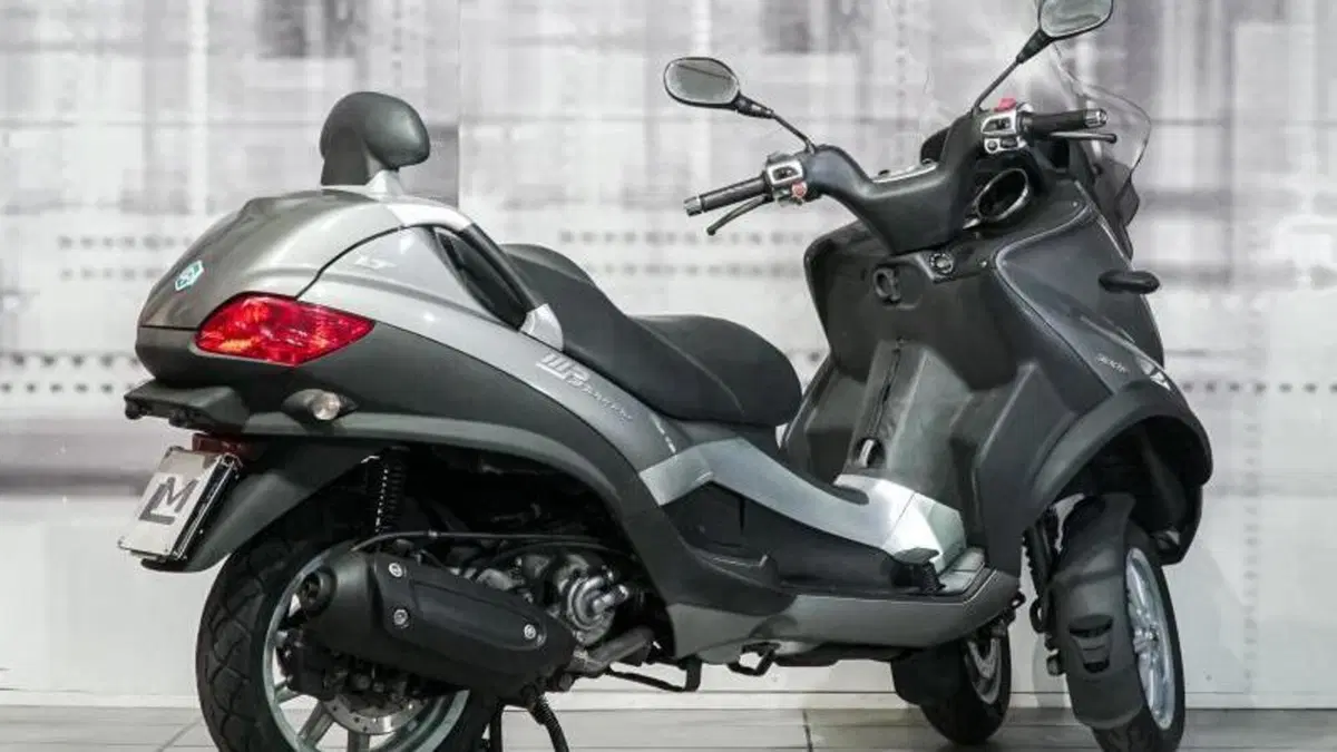 Piaggio MP3 LT 300  (8)