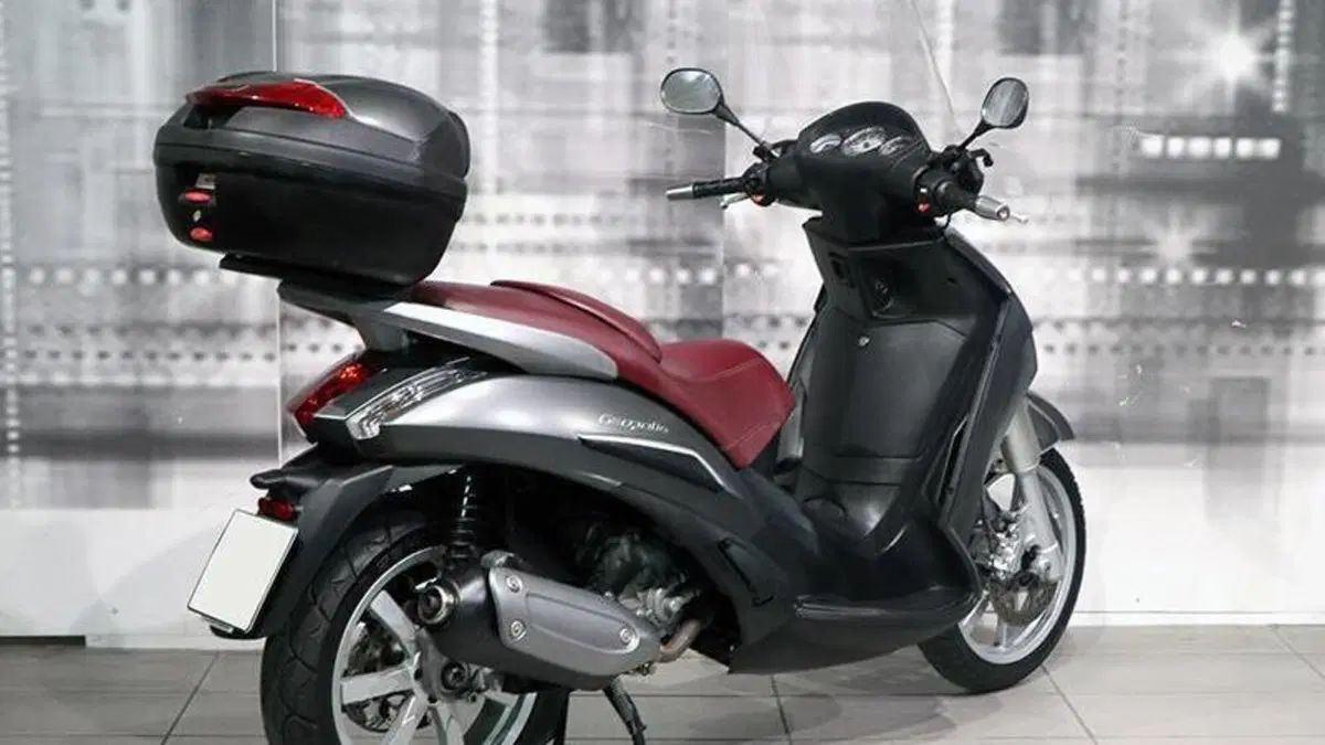 Peugeot Geopolis 300 (2013 -15)  (7)