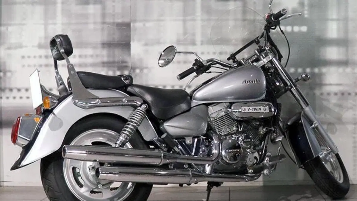 Hyosung Aquila 250 GV (2004 - 16)  (7)