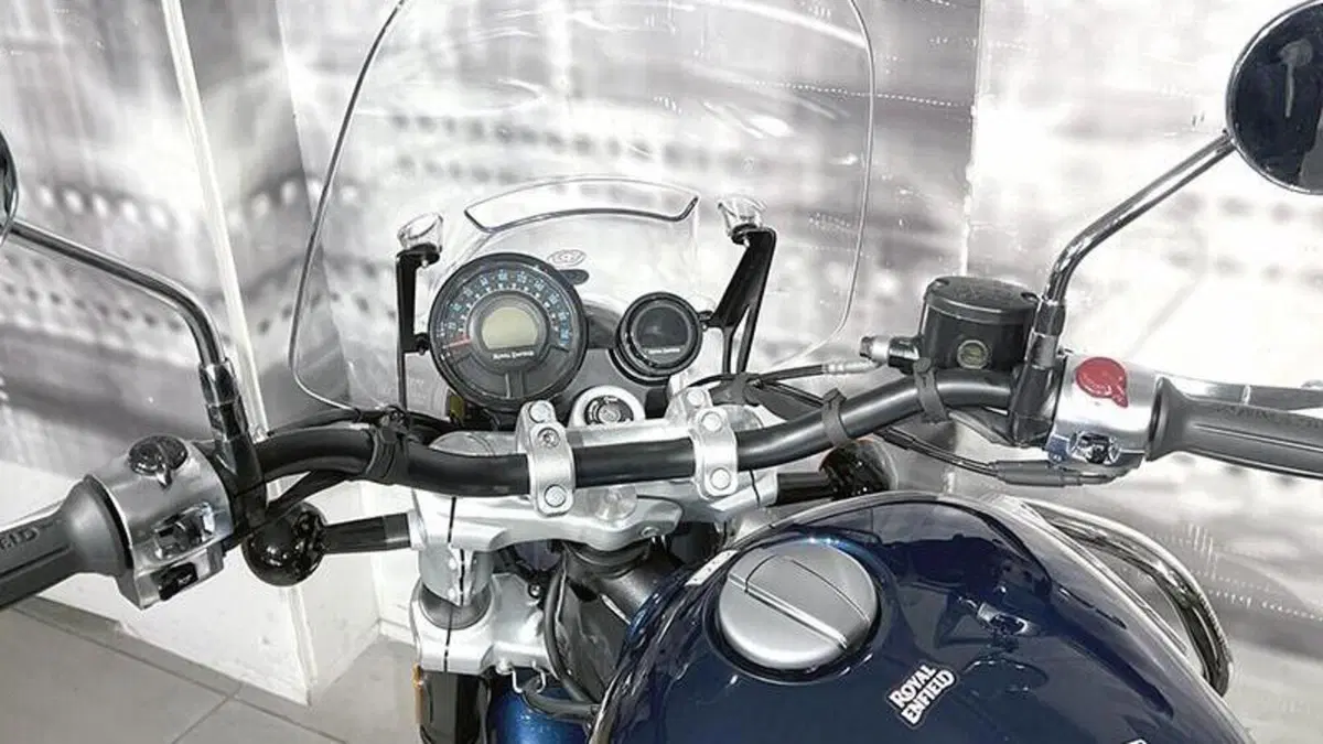 Royal Enfield Super Meteor 650 (2023 - 26)  (6)