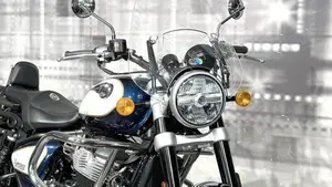 Royal Enfield Super Meteor 650 (2023 - 26)  (9)