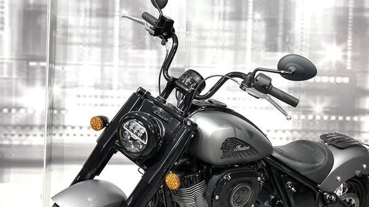 Indian Chief 1890 Bobber Dark Horse (2021 - 26)  (9)