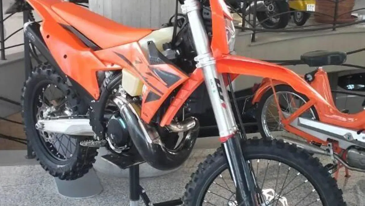KTM 300 EXC (2025)  (4)