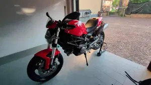 Ducati Monster 696 Plus (2007 - 14)  (2)