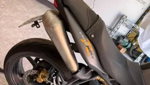 Triumph Street Triple R (2009 - 12)  (3)