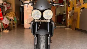 Triumph Street Triple R (2009 - 12)  (4)