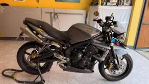Triumph Street Triple R (2009 - 12)  (6)