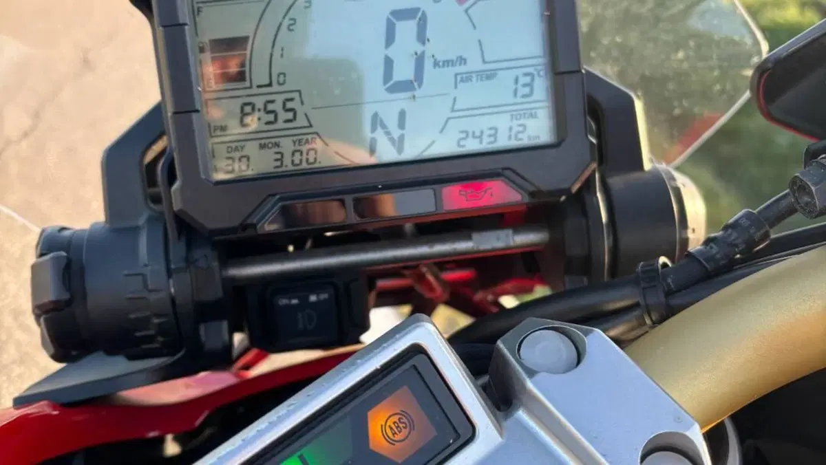 Honda X-ADV 750 (2017)  (4)