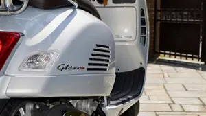 Vespa GTS 300 Touring ABS (2017 - 19)  (5)