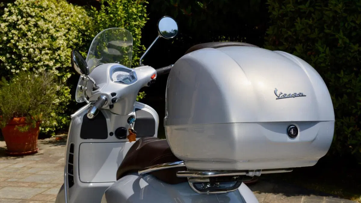 Vespa GTS 300 Touring ABS (2017 - 19)  (8)
