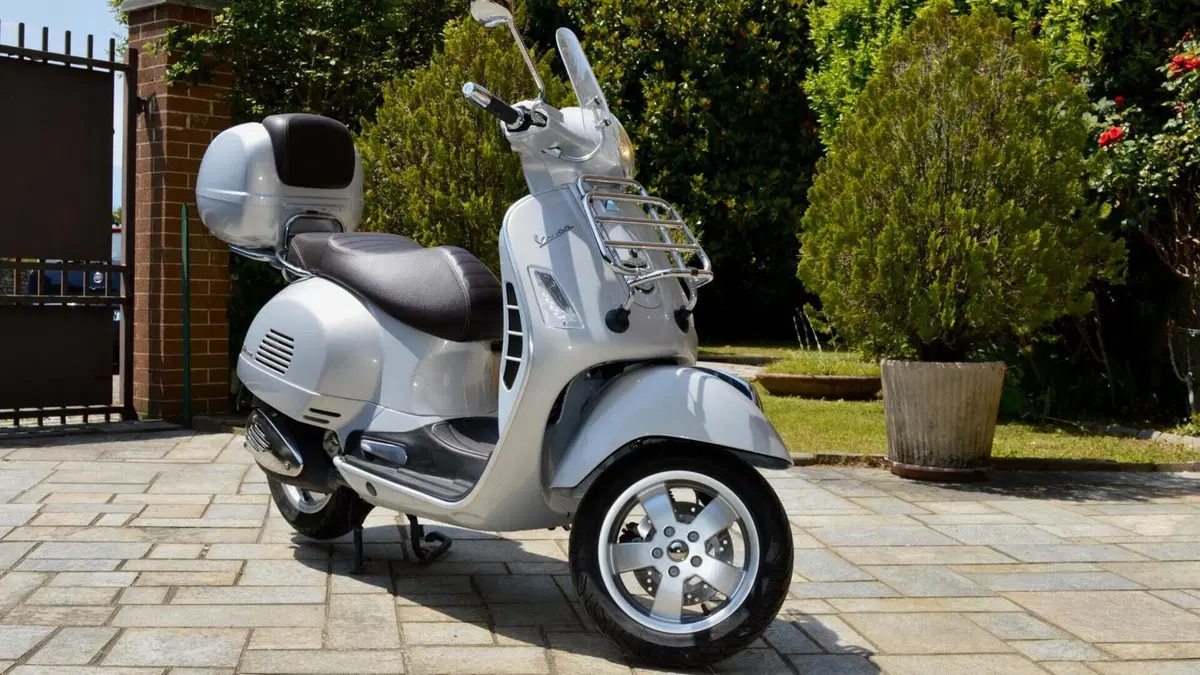 Vespa GTS 300 Touring ABS (2017 - 19) 