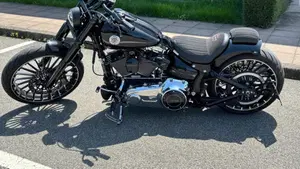 Harley-Davidson 1690 Breakout (2013 - 17) - FXSB 
