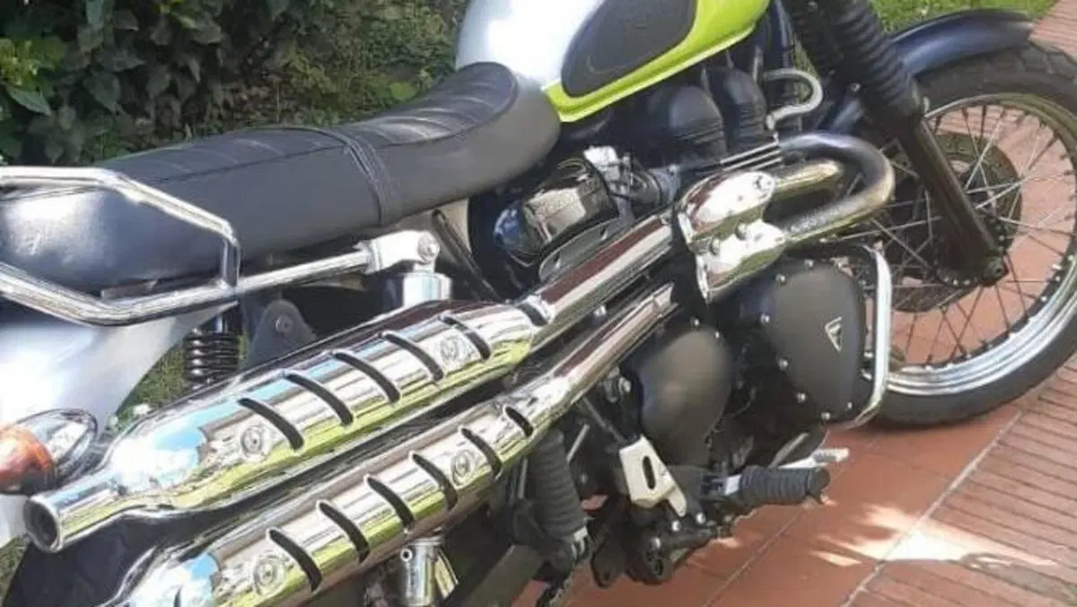 Triumph Scrambler (2006 - 17)  (3)